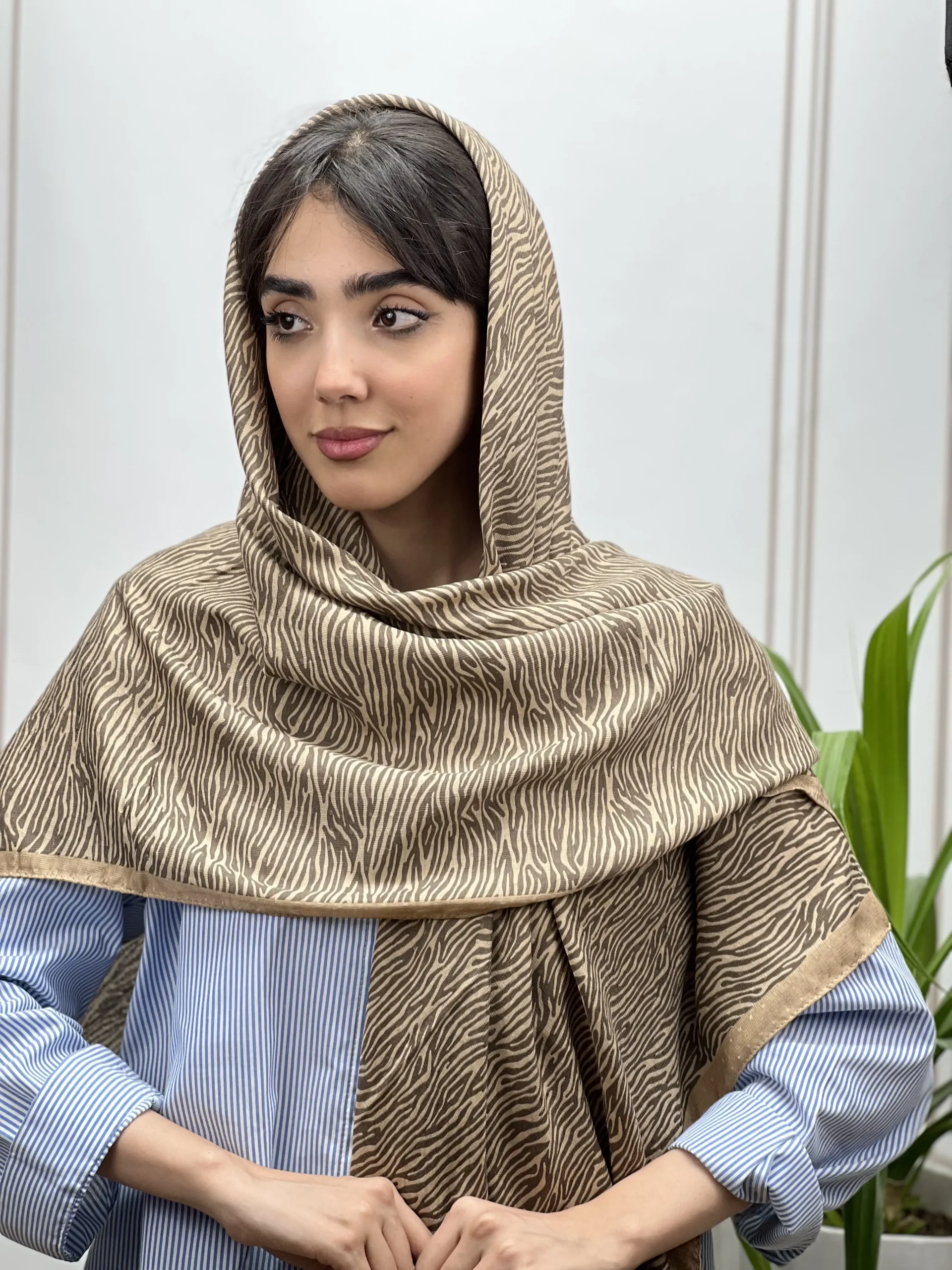 موکا روسری نخی طرح زبرا کد 7016 - Image 1